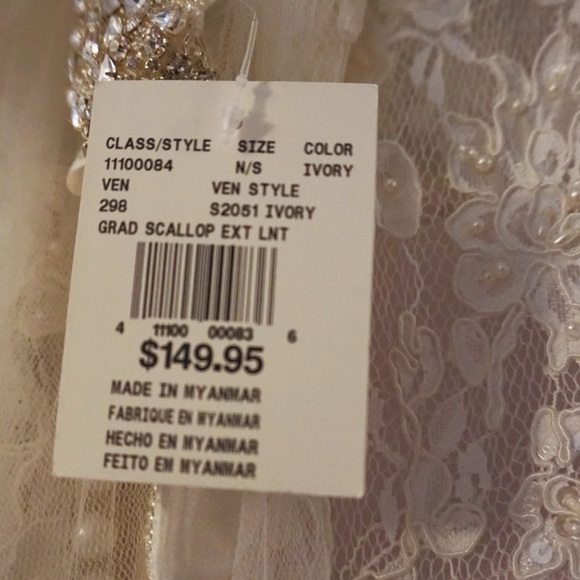 Elegant Beaded Lace Wedding Dress NWT - Picture 6 of 6